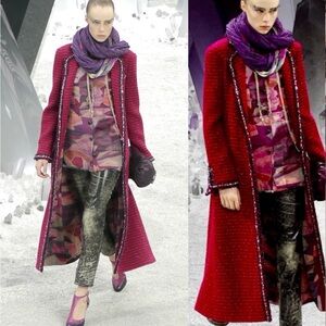 SOLD ON EBAY! CHANEL 2012 RUNWAY RASPBERRY TWEED BOUCLE FULL LENGHT COAT 36